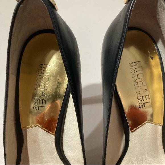 MICHAEL KORS Sz 7 4.5” Heel 1/2” Front Platform &  Golden MK Locket Pumps Heels - Picture 2 of 9